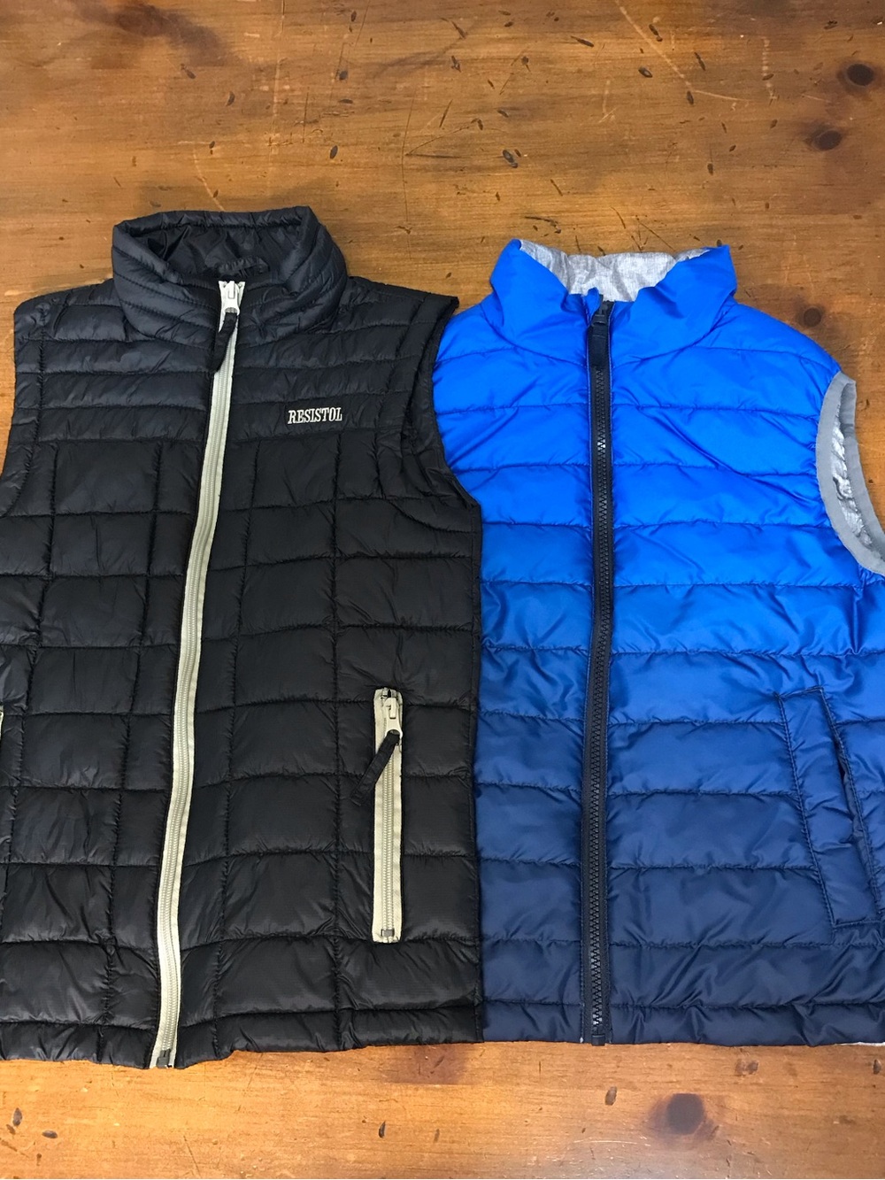 Resistol Kids Quilted Black Vest & unknown brand Blue Ombre Puffer Vest Size 8